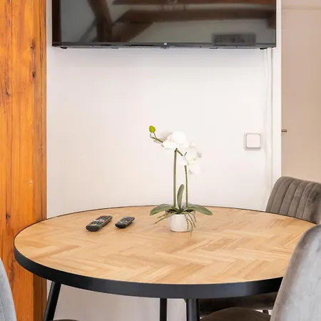 Apartmán Comfortable For Families And Business Travelers - 5 Guests, Fast Wifi, Near Station *