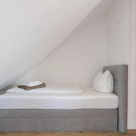 Comfortable For Families And Business Travelers - 5 Guests, Fast Wifi, Near Station